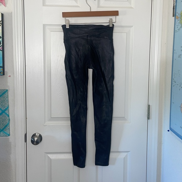 SPANX Faux Leather Leggings Tummy Control Contoured Power Waistband Stomach - Picture 9 of 9
